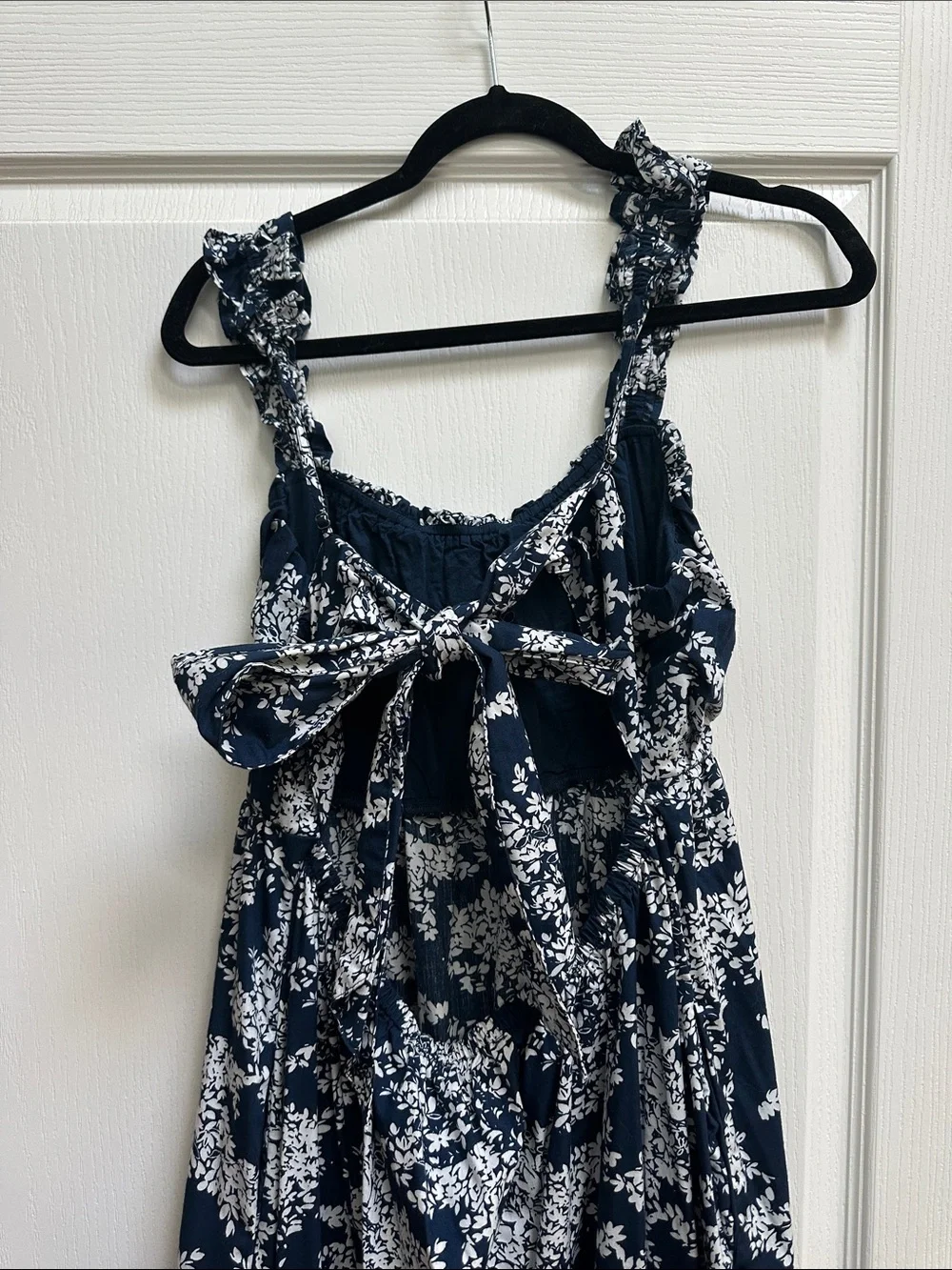 Abercrombie & Fitch flowy navy